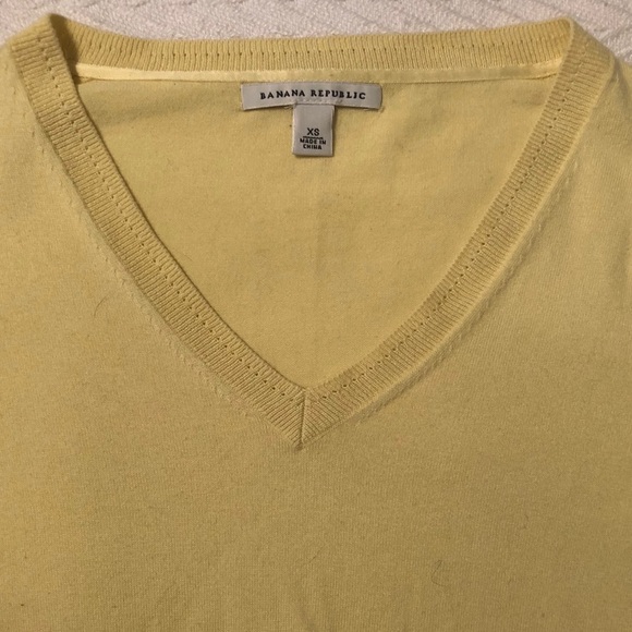 Banana Republic Pastel Yellow Silk Blend Sweater - Picture 5 of 8